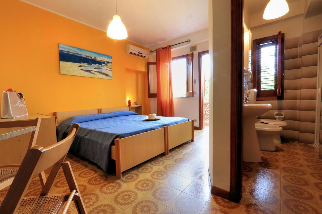 Testa Di Monaco - Basic Beach Accommodations Capo dʼOrlando المظهر الخارجي الصورة