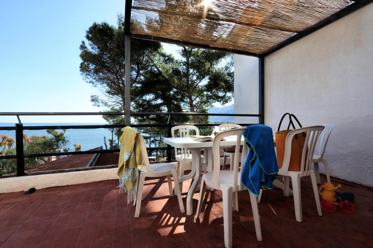 Testa Di Monaco - Basic Beach Accommodations Capo dʼOrlando المظهر الخارجي الصورة
