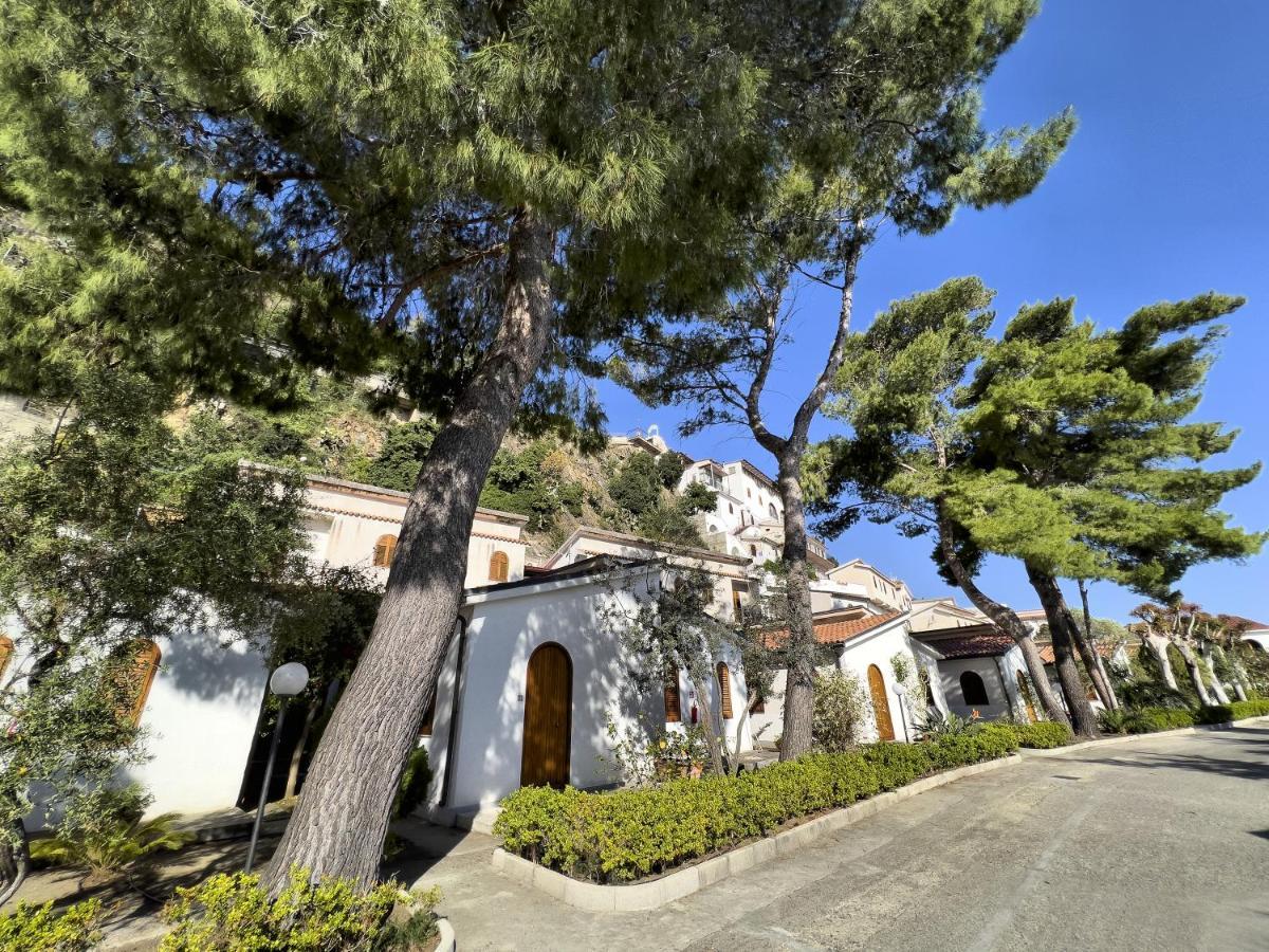 Testa Di Monaco - Basic Beach Accommodations Capo dʼOrlando المظهر الخارجي الصورة